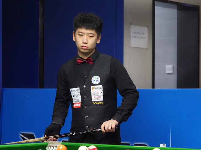 重压之下依 重压之下依